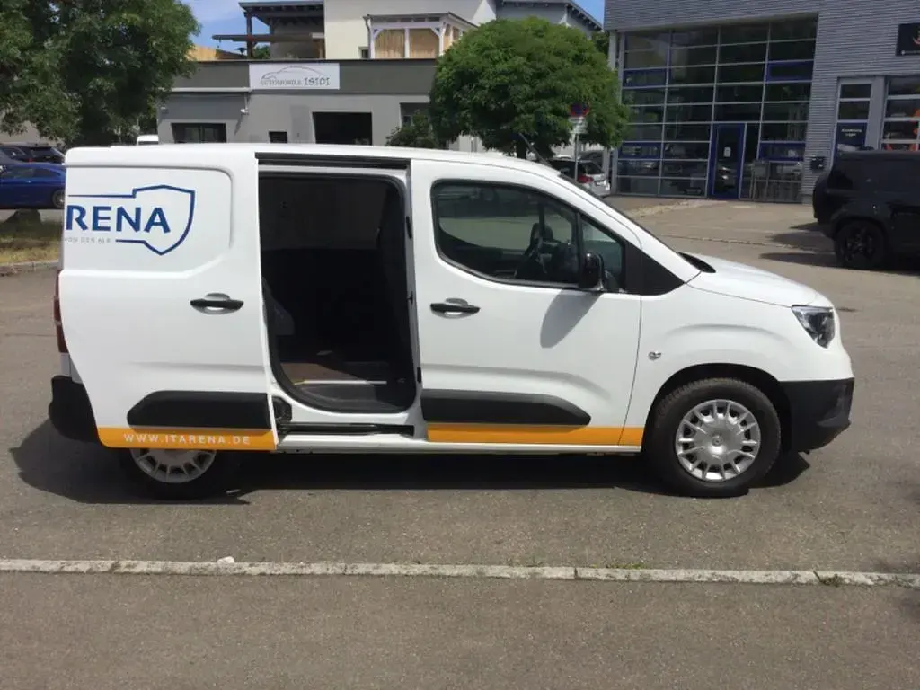 Gebraucht Opel Combo-e Life Edition 100 kW (136 PS) 2021 White jade Van / Kleinbus