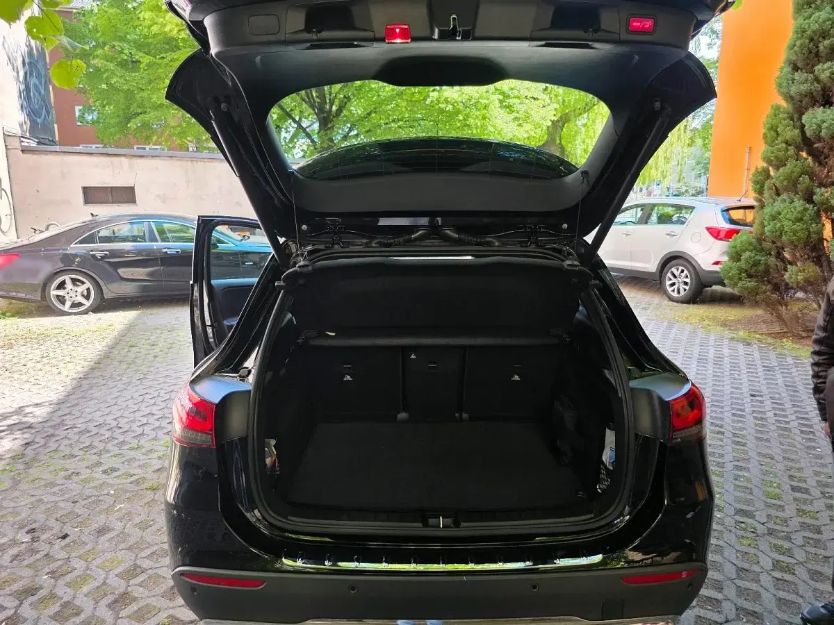 Gebraucht Mercedes GLA250 218 PS (160 kW) 2020 Schwarz SUV