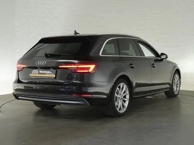 Gebraucht Audi A4 Sport 150 PS (110 kW) 2018 Schwarz Kombi