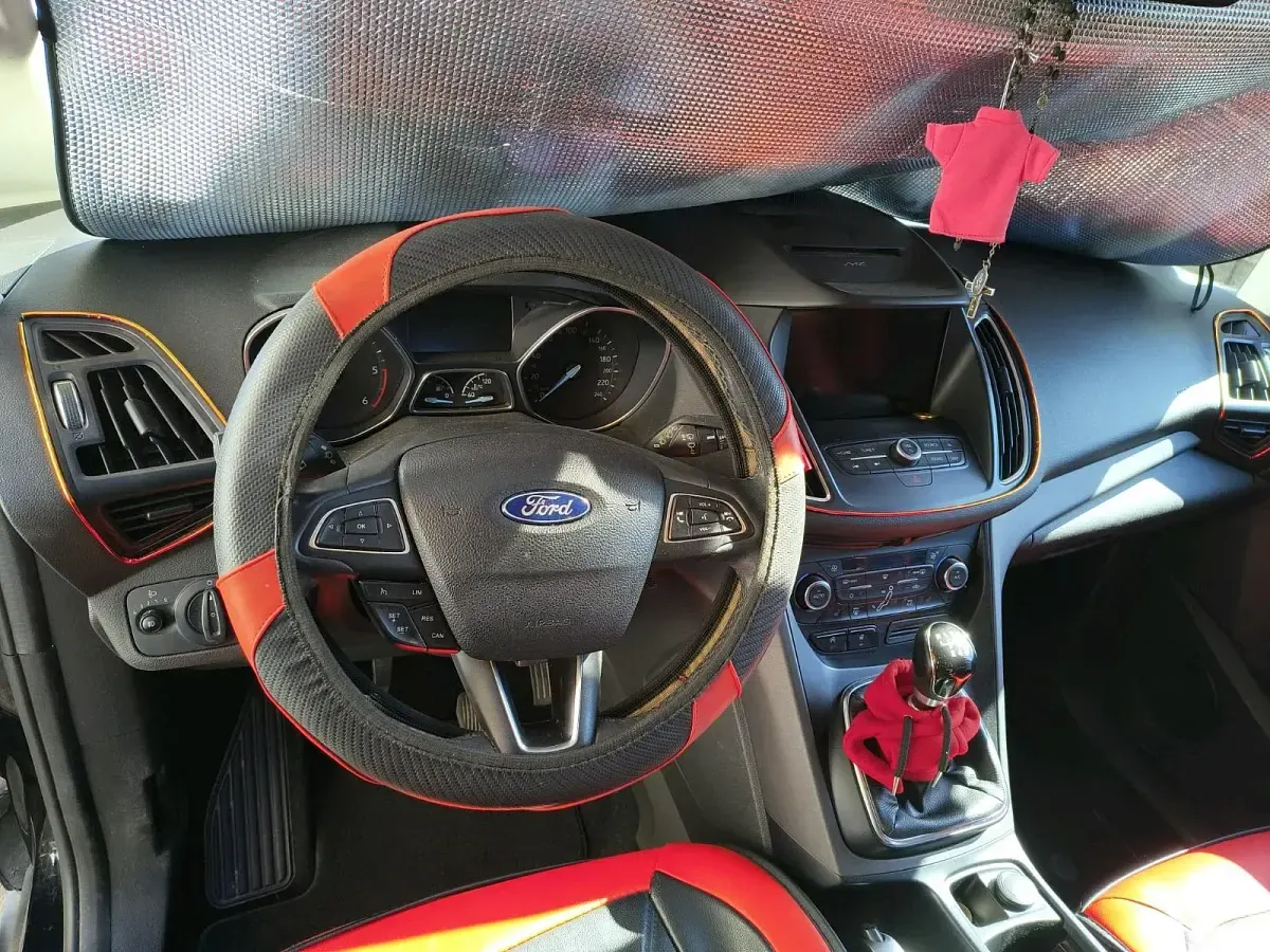 Gebraucht Ford C-MAX 120 PS (88 kW) 2015 Schwarz Van / Kleinbus