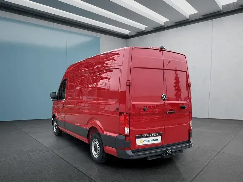 Gebraucht VW Crafter 177 PS (130 kW) 2024 Rot Van