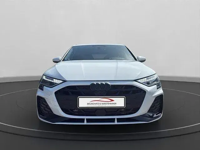 Gebraucht Audi 200 S-Line 177 PS (130 kW) 2025 Grau Limousine