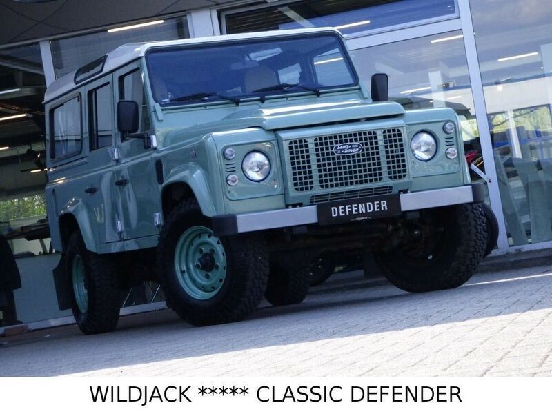Grün Gebraucht 2015 Land Rover Defender Heritage SUV | 89.800 € - Bild 1/4