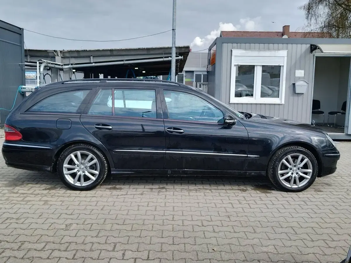 Gebraucht Mercedes E280 231 PS (169 kW) 2008 Schwarz Kombi