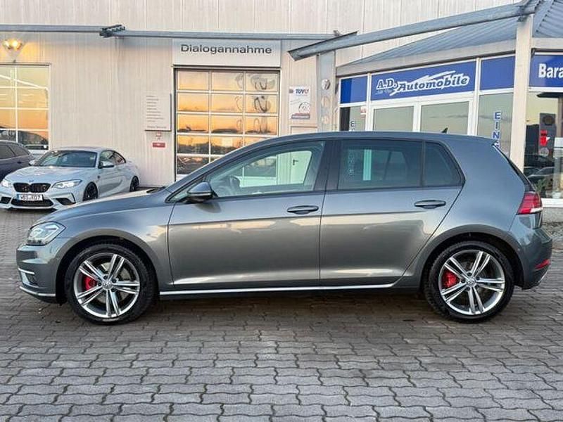 Gebraucht VW Golf VII Highline 150 PS (110 kW) 2017 Grau Limousine