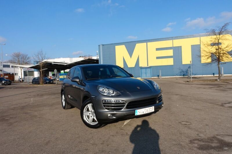 Grau Gebraucht 2012 Porsche Cayenne SUV | 16.490 € (Superpreis) - Bild 1/4