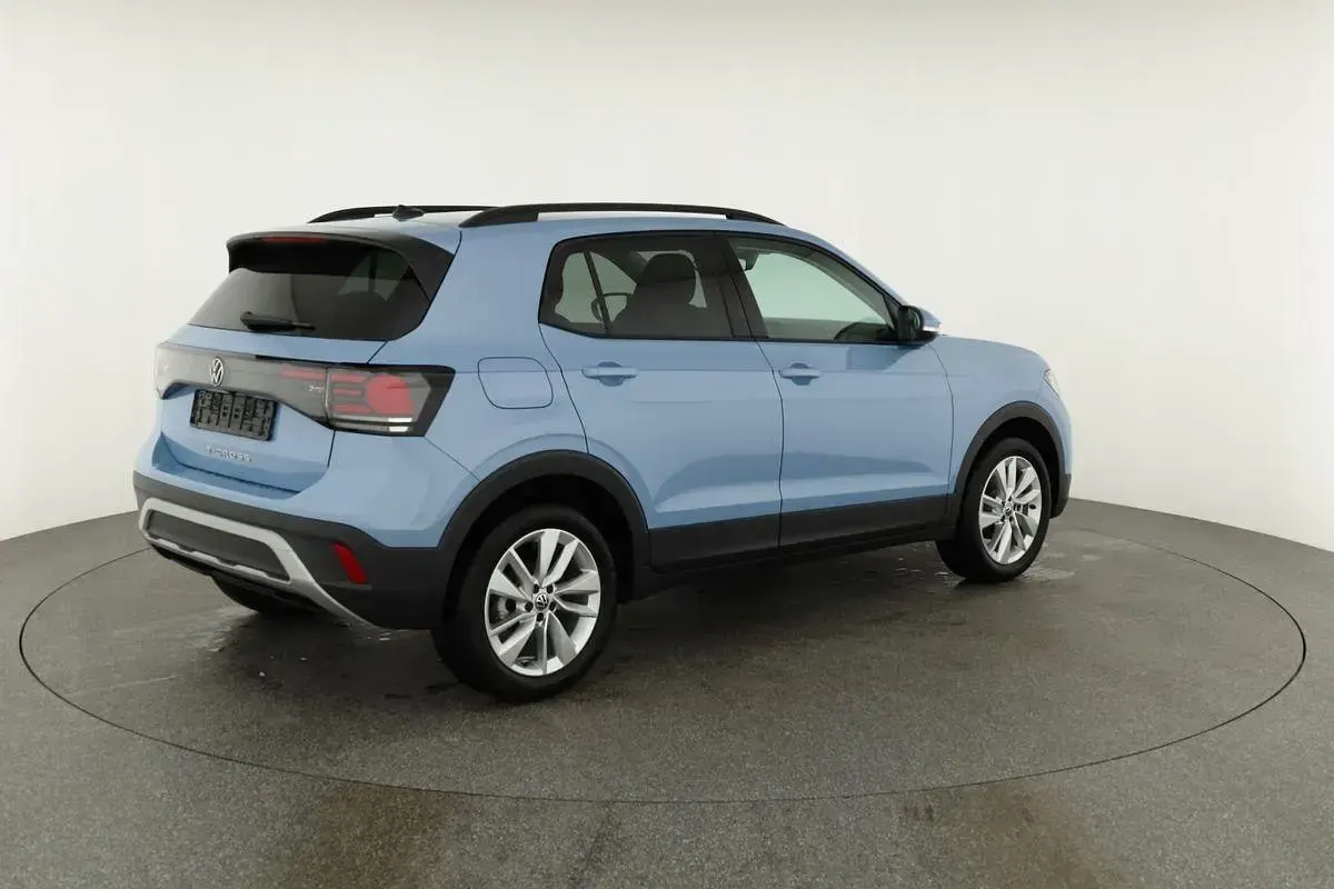 Neu VW T-Cross Life 116 PS (85 kW) 2025 Clear blue metallic SUV