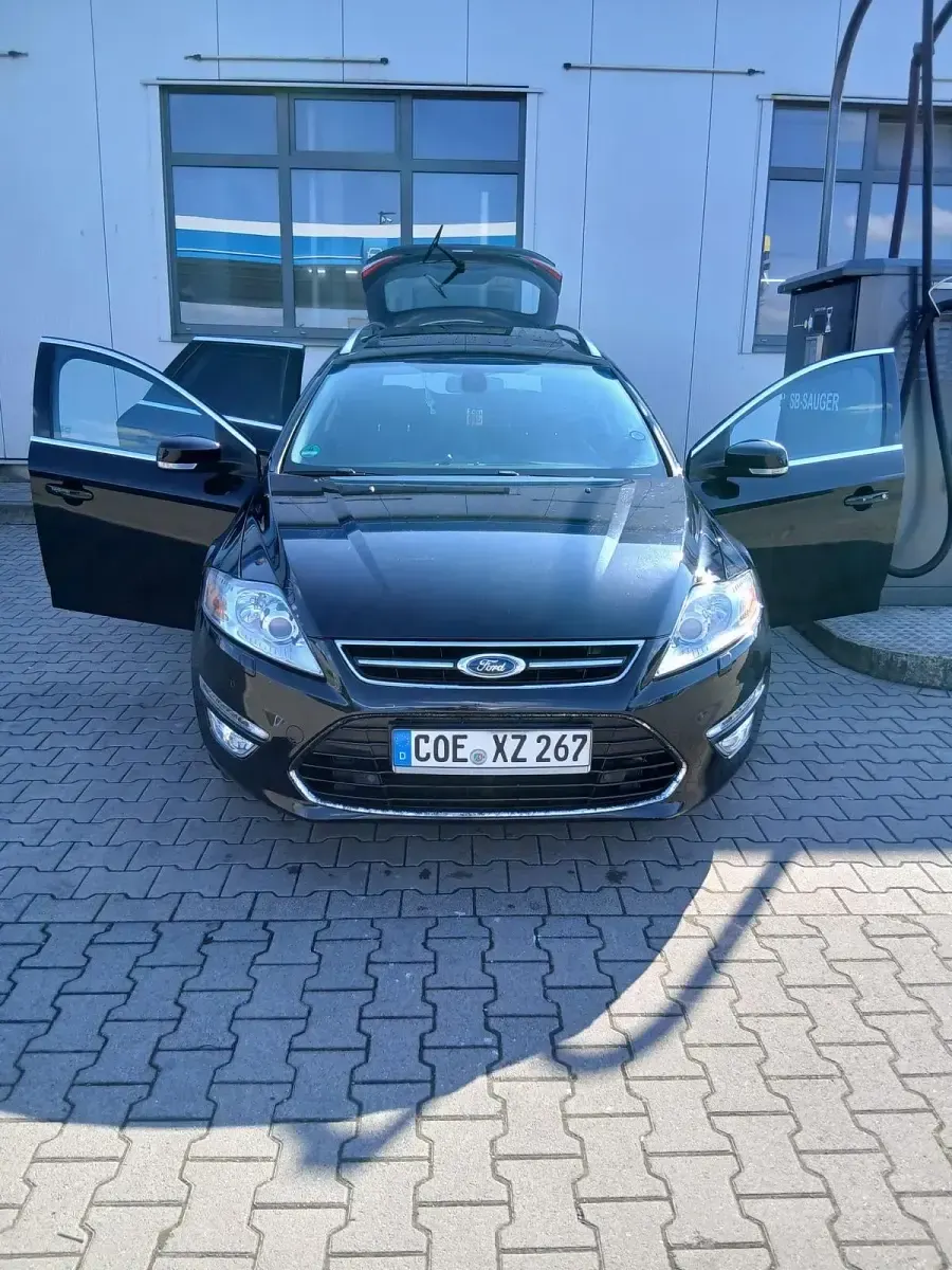 Gebraucht Ford Mondeo 140 PS (102 kW) 2011 Schwarz Kombi