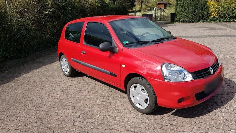 Gebraucht Renault Clio II Campus 75 PS (55 kW) 2011 Rot Kleinwagen