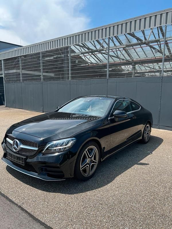 Schwarz Gebraucht 2018 Mercedes C200 AMG Coupé | 30.750 € (Fairer Preis) - Bild 1/4