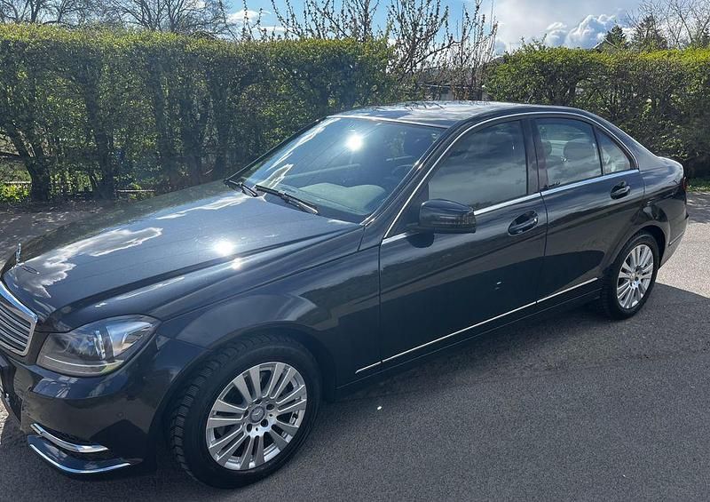 Gebraucht Mercedes C250 Elegance 204 PS (150 kW) 2013 Schwarz Limousine