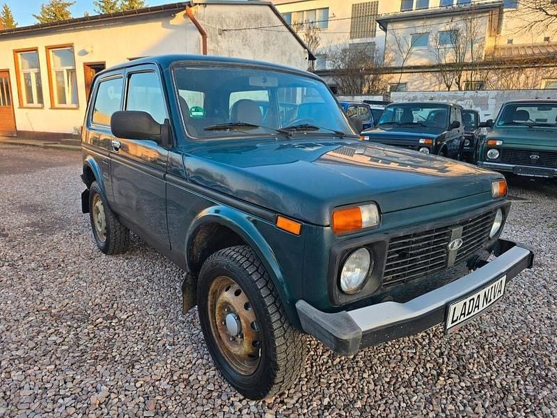 Gebraucht Lada niva 82 PS (60 kW) 2010 Grün SUV