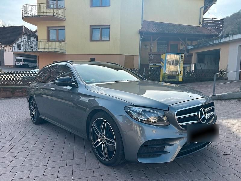 Gebraucht Mercedes E220 AMG line 194 PS (142 kW) 2020 Grau Kombi