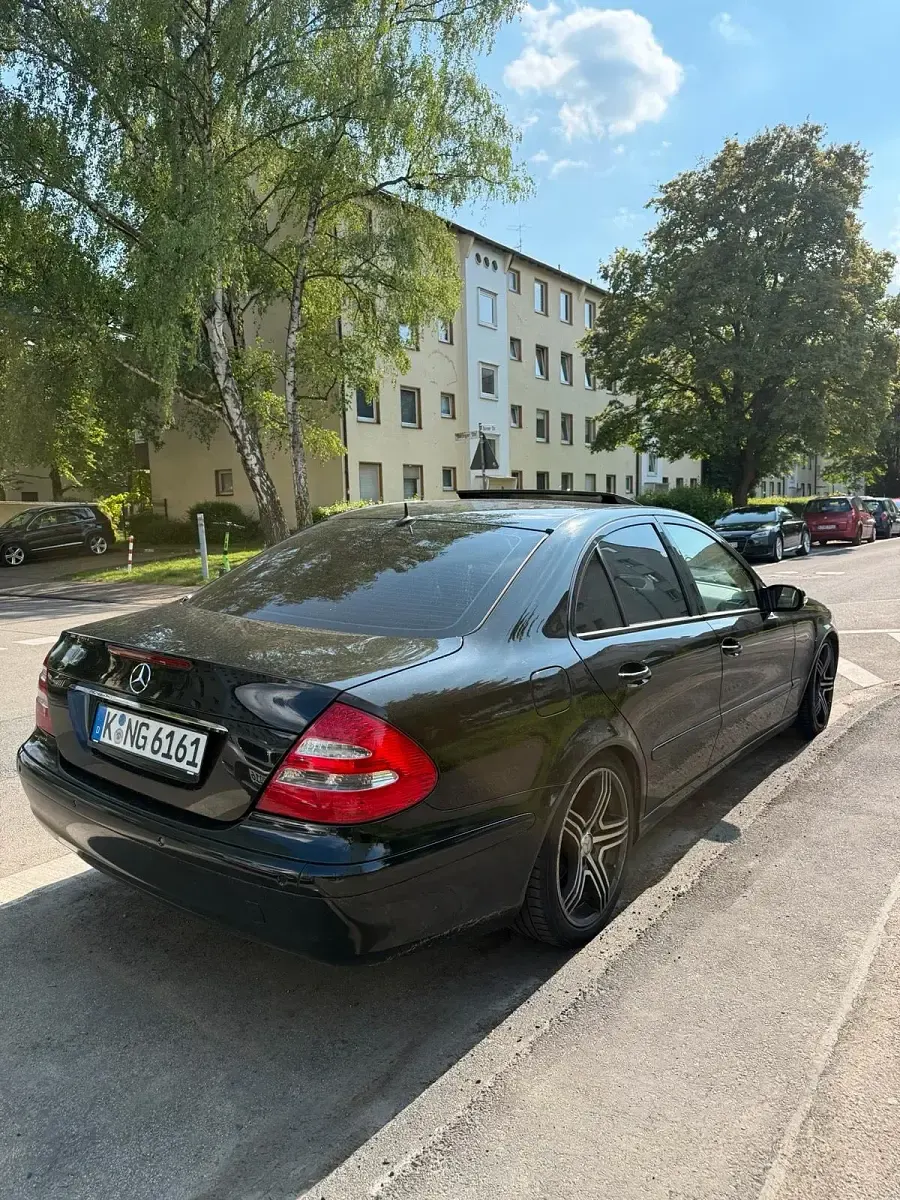 Gebraucht Mercedes E320 224 PS (164 kW) 2004 Schwarz Limousine