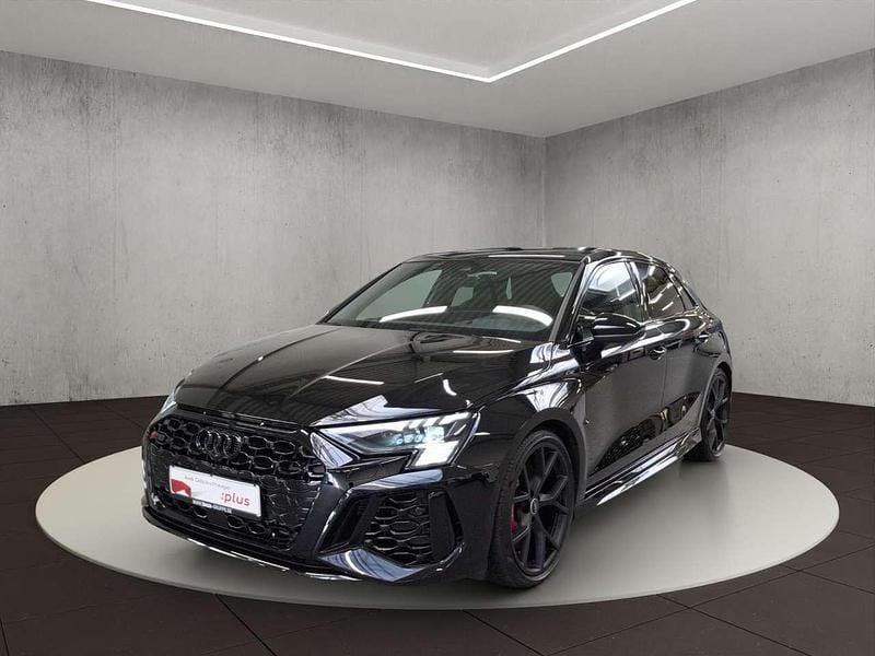 Mythosschwarz metallic Gebraucht 2024 Audi RS3 Kleinwagen | 59.900 € (Superpreis) - Bild 1/4