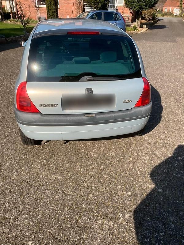 Gebraucht Renault Clio II 75 PS (55 kW) 1999 Grau Kleinwagen