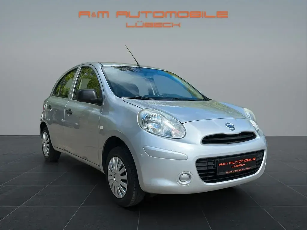 Gebraucht Nissan Micra 80 PS (58 kW) 2012 Silber Kleinwagen