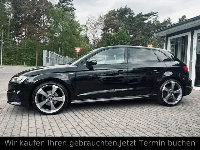 Używany Audi A3 S-Line 150 KM (110 kW) 2018 Czarny Sedan/Limuzyna