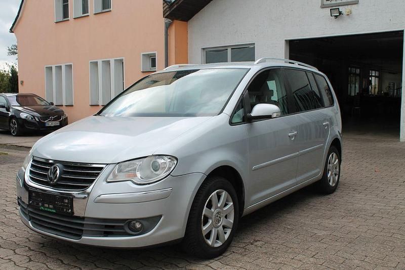 Silber Gebraucht 2007 VW Touran Highline Van / Kleinbus | 3.890 € (Fairer Preis) - Bild 1/4