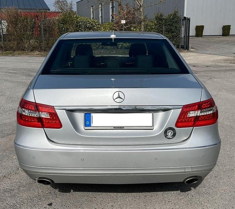 Gebraucht Mercedes E350 272 PS (200 kW) 2010 Silber Limousine