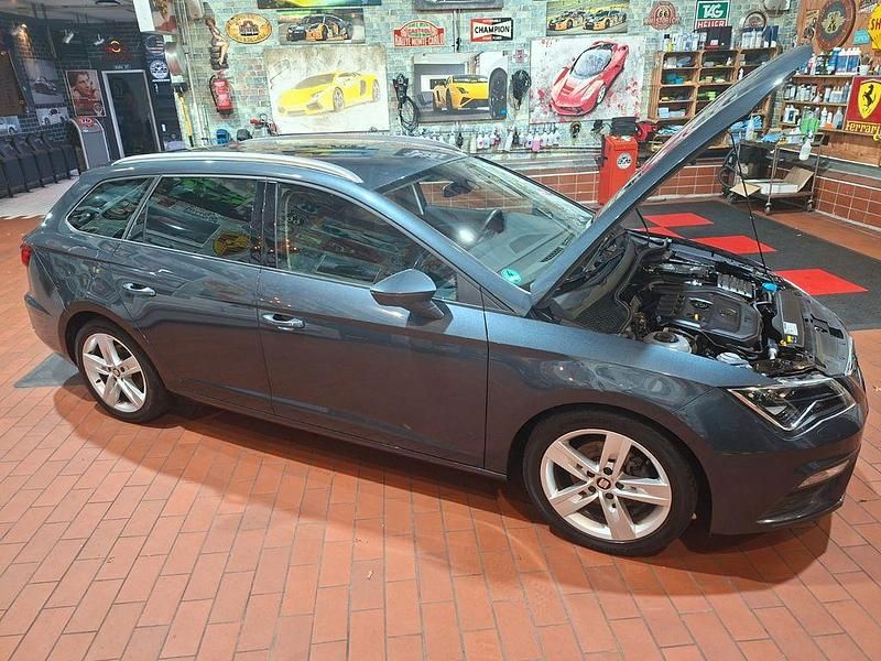 Grau Gebraucht 2019 Seat Leon ST FR Kombi | 12.000 € (Guter Preis) - Bild 1/4