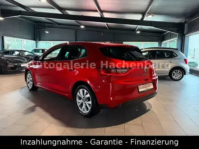 Gebraucht Renault Mégane IV LIMITED 140 PS (102 kW) 2019 Rot Limousine