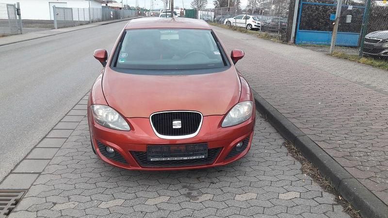 Gebraucht Seat Leon Reference 102 PS (75 kW) 2010 Orange Limousine