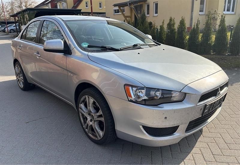 Gebraucht Mitsubishi Lancer 140 PS (102 kW) 2009 Silber Limousine