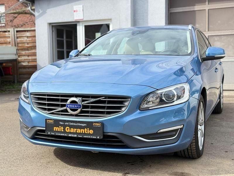 Gebraucht Volvo V60 Summum 150 PS (110 kW) 2016 Blau Kombi
