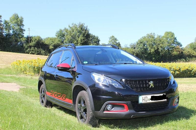 Schwarz Gebraucht 2017 Peugeot 2008 Allure SUV | 10.700 € (Etwas zu teuer) - Bild 1/4