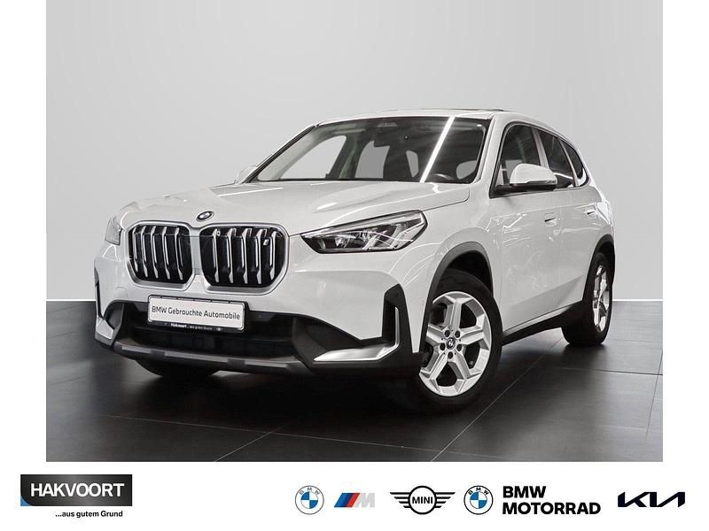 Weiß Gebraucht 2022 BMW iX1 Performance SUV | 34.670 € (Teuer) - Bild 1/3