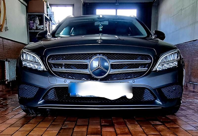 Grau Gebraucht 2019 Mercedes C220 Kombi | 20.000 € (Fairer Preis) - Bild 1/4