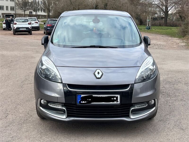 Gebraucht Renault Scénic III Dynamique 140 PS (102 kW) 2013 Silber Van / Kleinbus