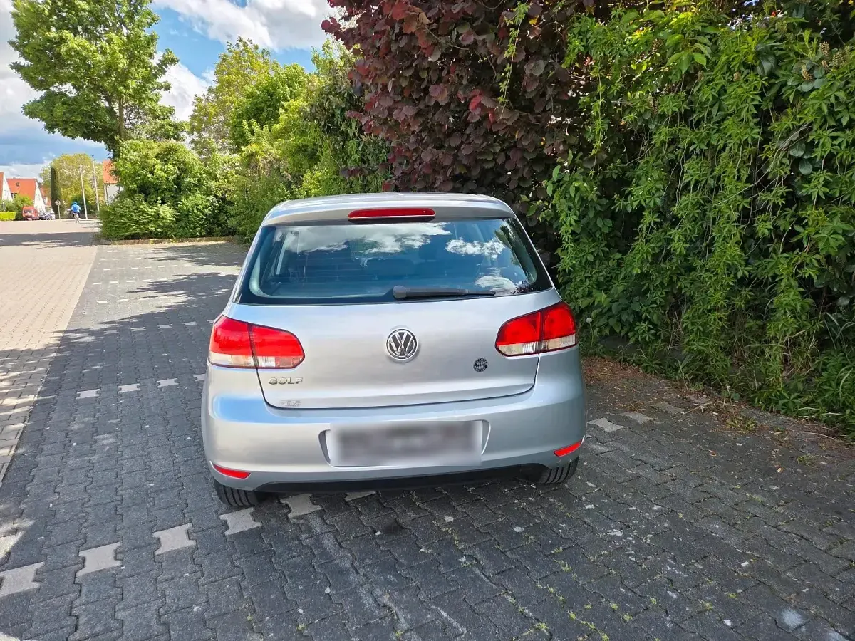 Gebraucht VW Golf VI Trendline 80 PS (58 kW) 2011 Silber Kleinwagen