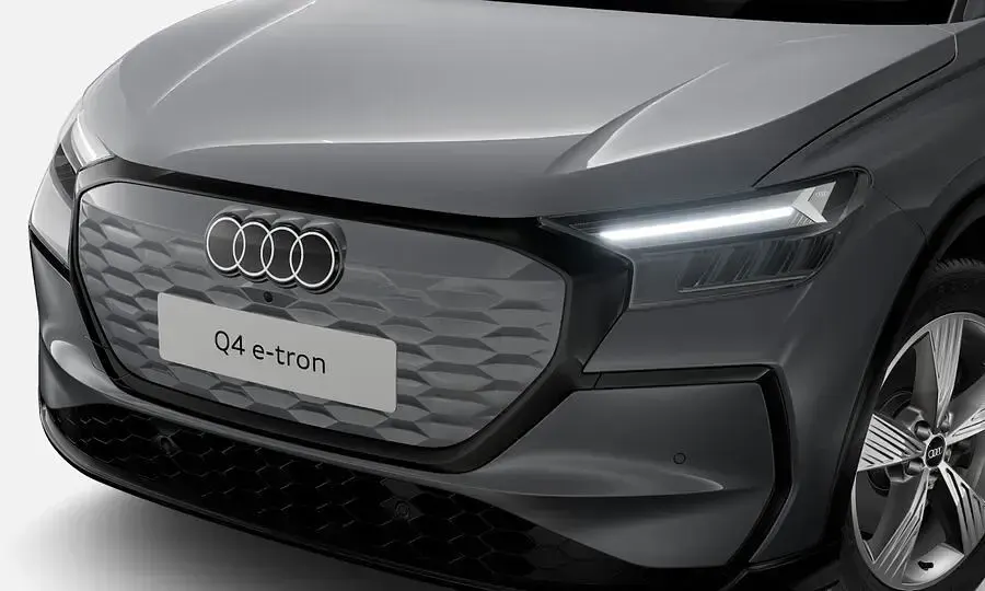 Neu Audi Q4 e-tron Ambiente 150 kW (204 PS) 2025 Kieselgrau SUV