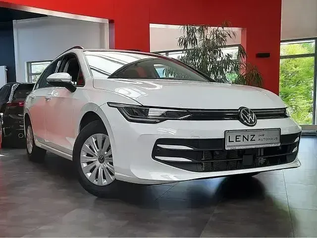 Gebraucht VW Golf VIII Family 116 PS (85 kW) 2026 Weiß Kombi