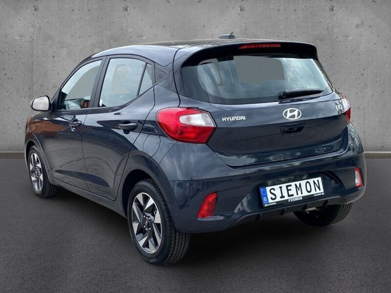 Gebraucht Hyundai i10 Trend 63 PS (46 kW) 2024 Schwarz Kleinwagen
