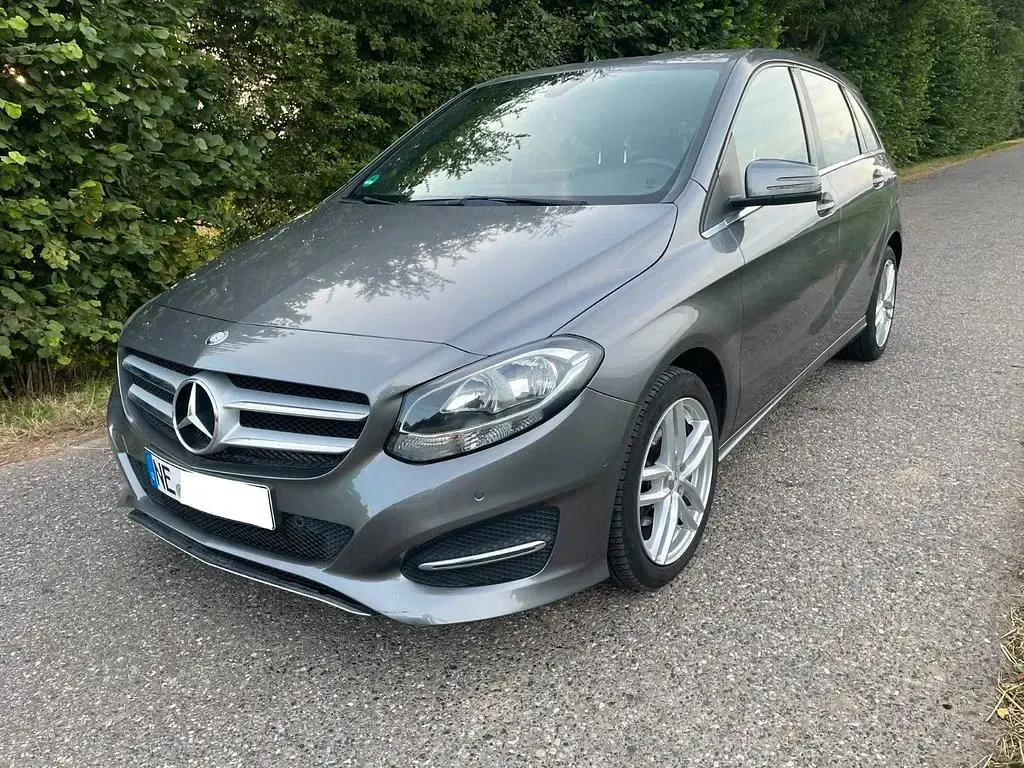 Gebraucht Mercedes B200 136 PS (100 kW) 2016 Grau Kleinwagen