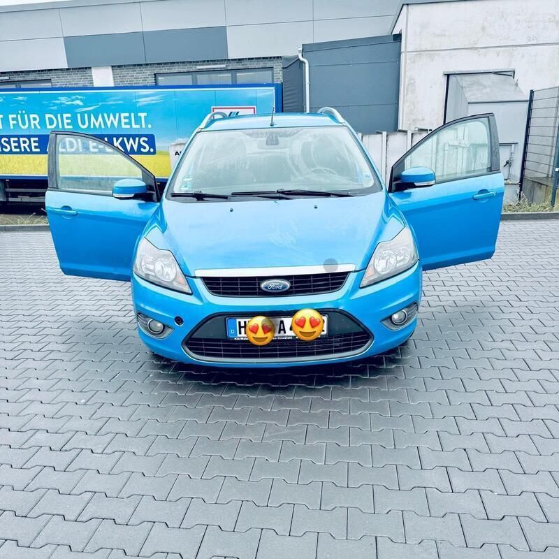 Blau Gebraucht 2010 Ford Focus Kombi | 1.800 € (Superpreis) - Bild 1/4