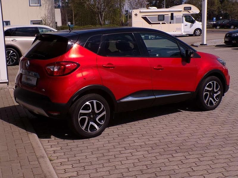 Używany Renault Captur XMOD 90 KM (66 kW) 2015 Czerwony SUV
