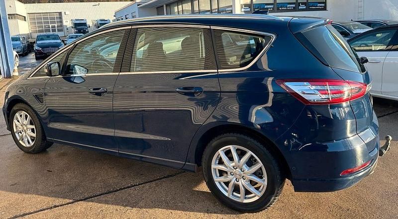 Gebraucht Ford S-MAX Titanium 150 PS (110 kW) 2020 Blau Van / Kleinbus