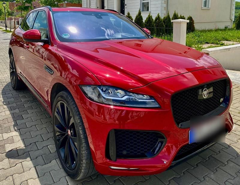 Gebraucht Jaguar F-Pace First Edition 300 PS (220 kW) 2016 Rot SUV
