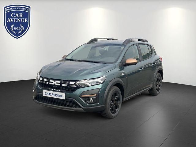 Grün (zedergrün (grün)) Gebraucht 2025 Dacia Sandero Extreme Kleinwagen | 19.900 € (Fairer Preis) - Bild 1/4