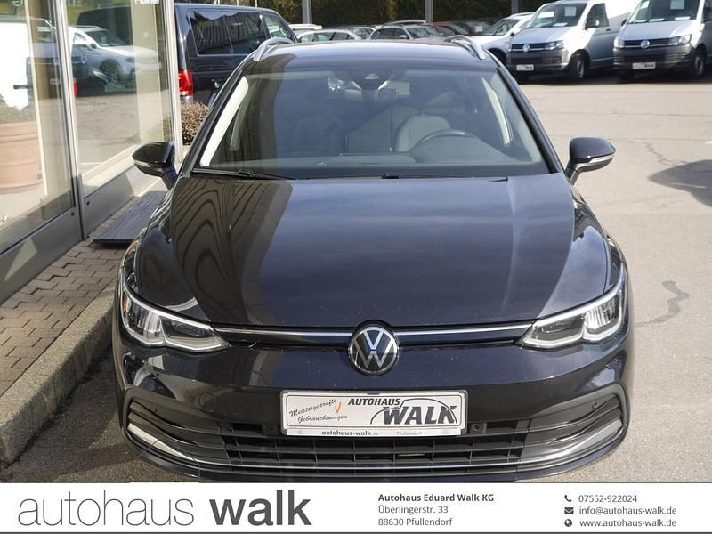Gebraucht VW Golf VIII Active 116 PS (85 kW) 2022 Deep black perleffekt Kombi