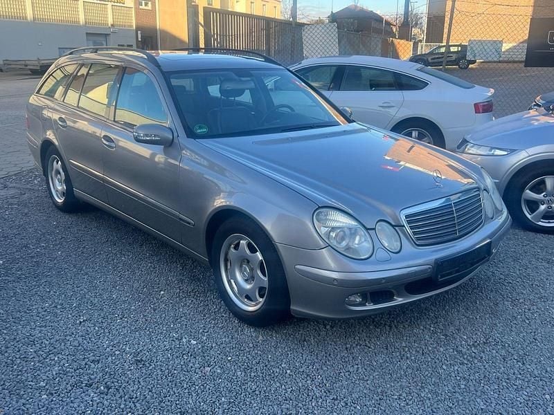 Gebraucht Mercedes E220 150 PS (110 kW) 2005 Silber Kombi