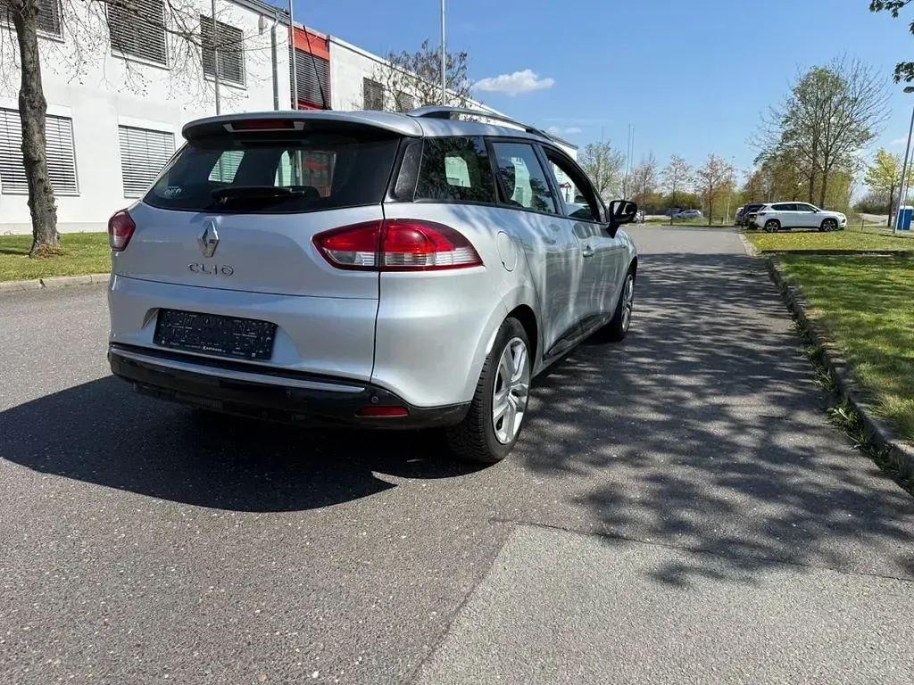 Gebraucht Renault Clio LIMITED 90 PS (66 kW) 2018 Silber Limousine