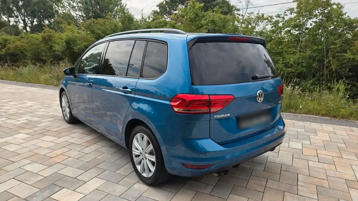 Gebraucht VW Touran Highline 150 PS (110 kW) 2016 Blau Van / Kleinbus
