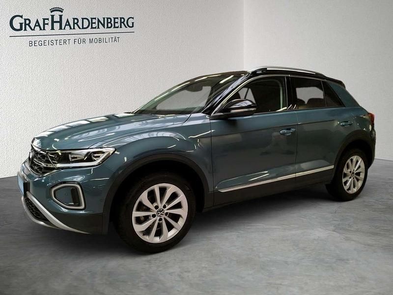 Blau Gebraucht 2024 VW T-Roc Style SUV | 26.810 € (Superpreis) - Bild 1/4