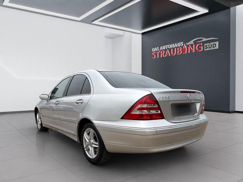 Gebraucht Mercedes C220 150 PS (110 kW) 2004 Silber Limousine