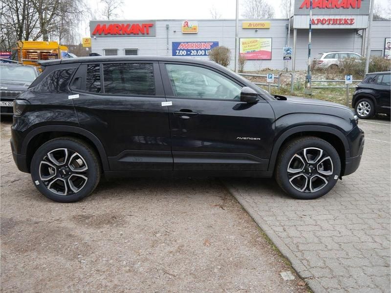 Neu Jeep Avenger Summit 110 PS (80 kW) 2026 Schwarz SUV